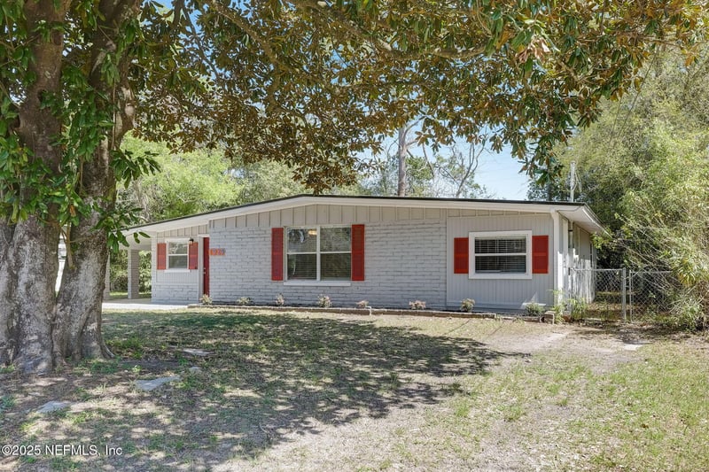 1929 Constant Dr, Jacksonville, FL 32210
