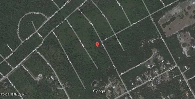 423 3rd St, Satsuma, FL 32189