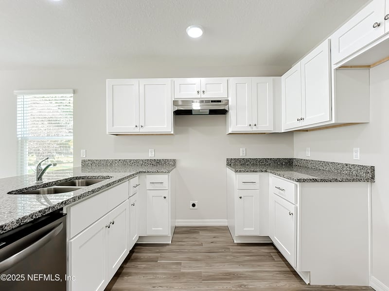 5669 George Ct #101, Jacksonville, FL 32277