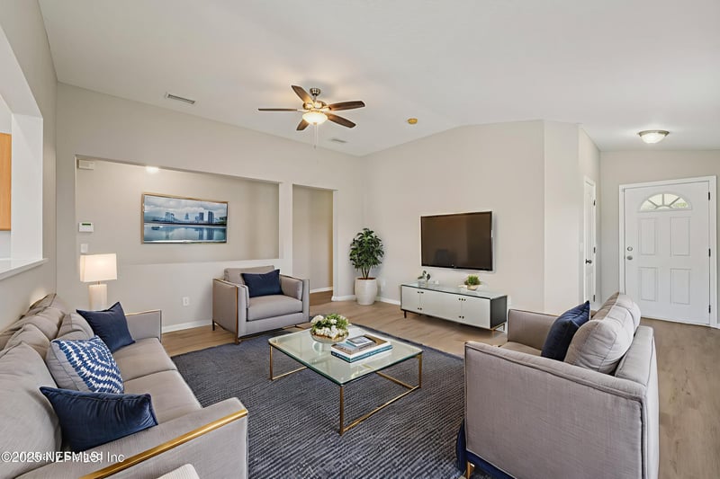 1068 Morning Light Rd, Jacksonville, FL 32218