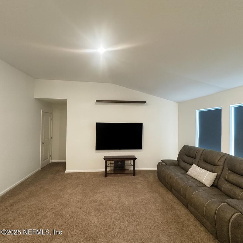 10988 Stapleton Dr, Jacksonville, FL 32222