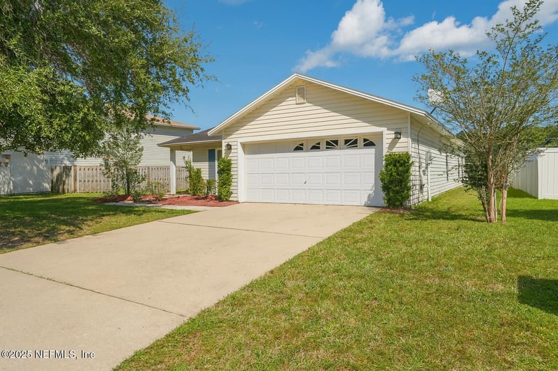 1068 Morning Light Rd, Jacksonville, FL 32218