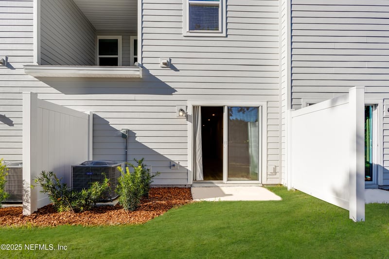 526 Holly Lakes Dr, Orange Park, FL 32073