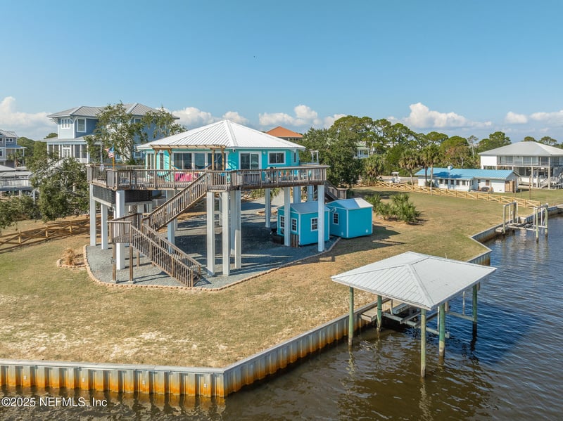47 Blue Crab Ln, Panacea, FL 32346