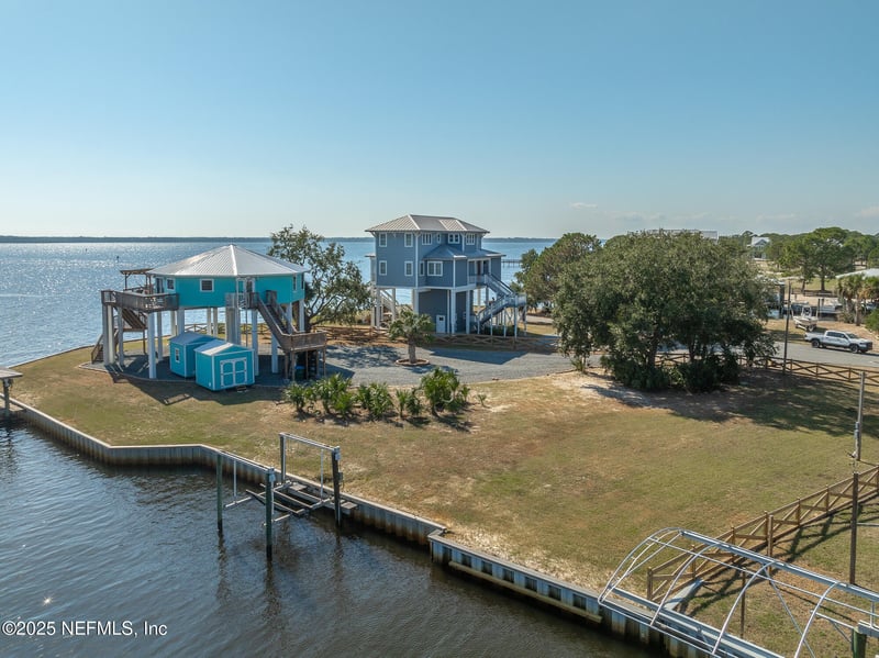 47 Blue Crab Ln, Panacea, FL 32346