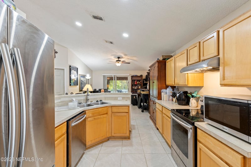 1866 Penzance Pw, Middleburg, FL 32068