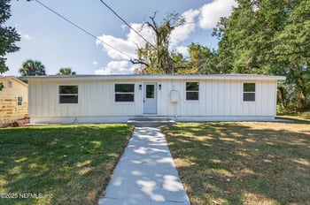 323 8th St, Fernandina Beach, FL 32034