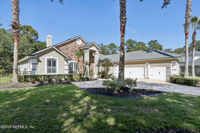 1886 Hickory Trace Dr, Fleming Island, FL 32003
