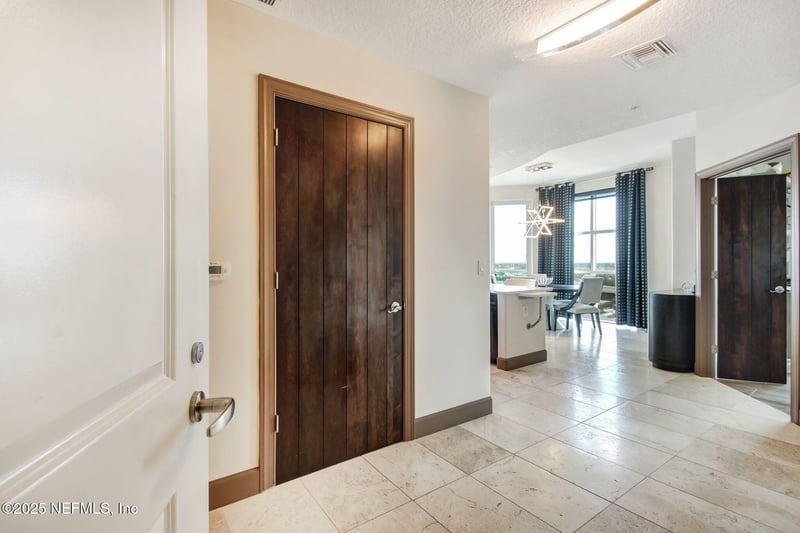 1431 Riverplace Blvd #1710, Jacksonville, FL 32207