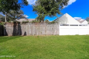 7385 Lawn Tennis Ln, Jacksonville, FL 32277