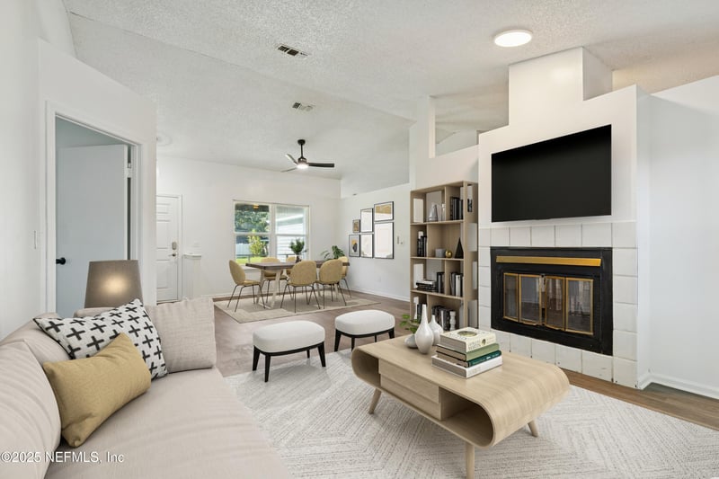 8473 Spencers Trace Dr, Jacksonville, FL 32244