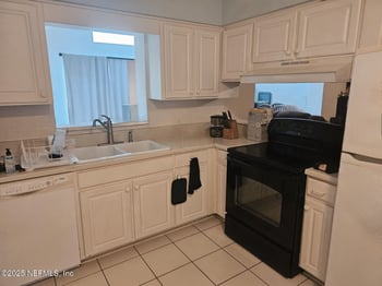 3332 Kegler Dr, Jacksonville, FL 32216