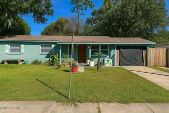 10725 Gina Dr, Jacksonville, FL 32218