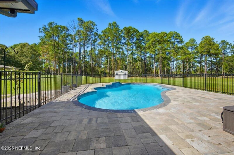 6137 Quiet Country Ln, Jacksonville, FL 32218