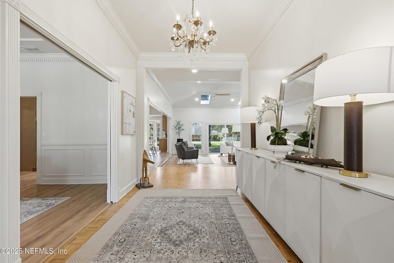 8127 Middle Fork Ln, Jacksonville, FL 32256