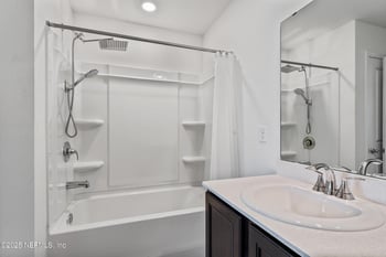 577 Panther Lake Pw, Jacksonville, FL 32221