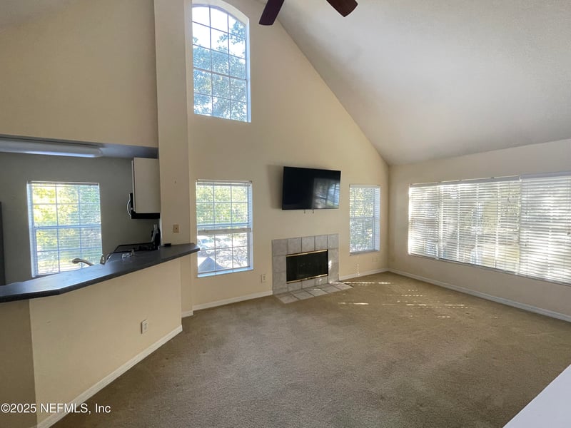 13700 Richmond Park Dr #605, Jacksonville, FL 32224