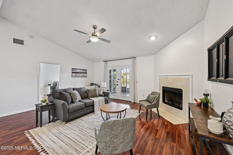 4545 Antler Hill Dr, Jacksonville, FL 32224