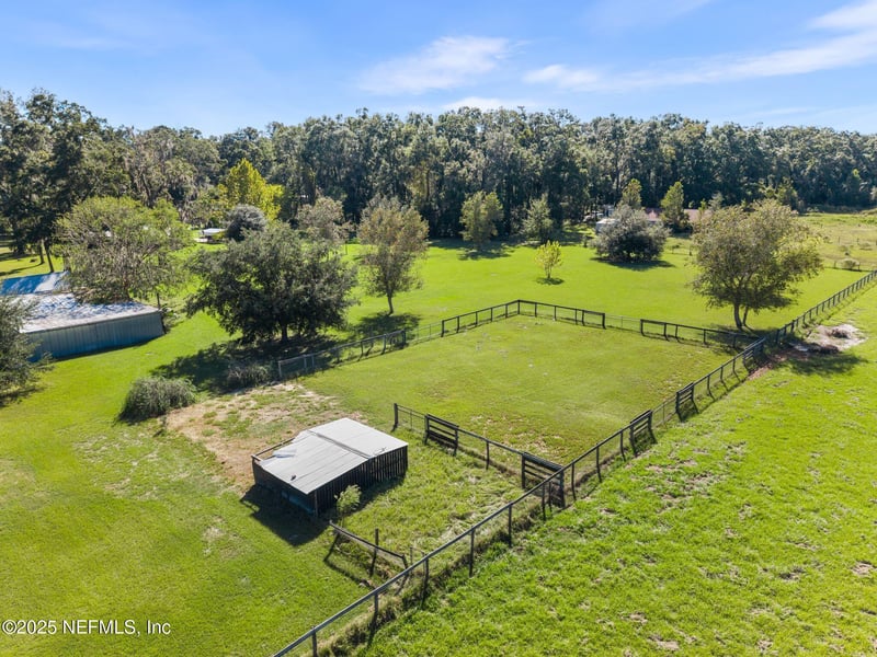 27061 29th Rd, Branford, FL 32008