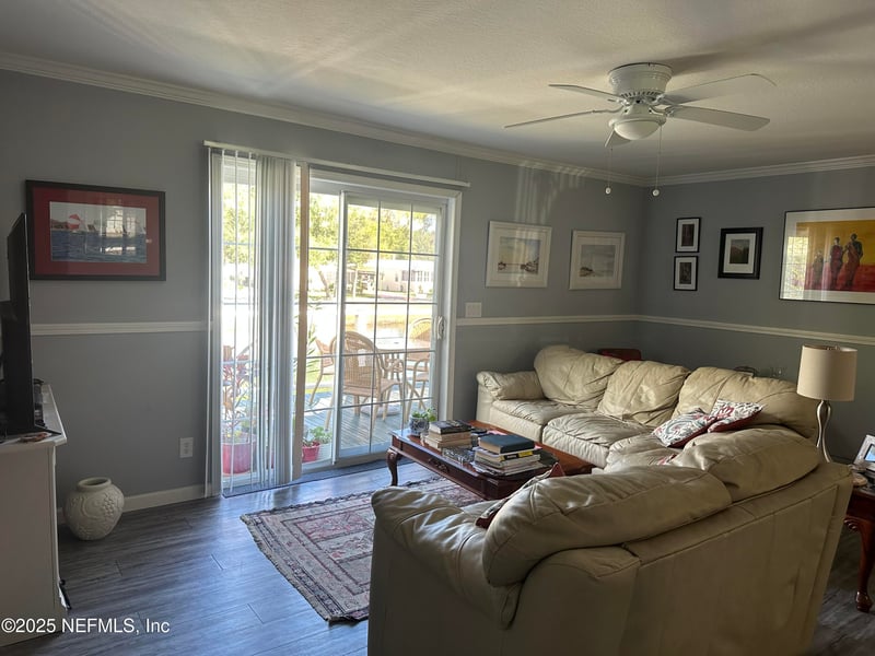 156 Lake Margo Dr, Satsuma, FL 32189