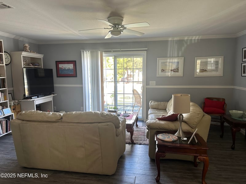 156 Lake Margo Dr, Satsuma, FL 32189