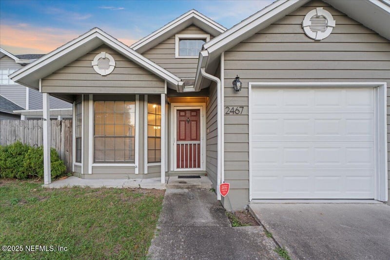 2467 Townsquare Dr, Jacksonville, FL 32216
