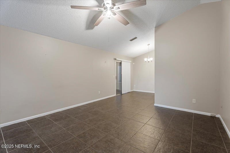 2467 Townsquare Dr, Jacksonville, FL 32216