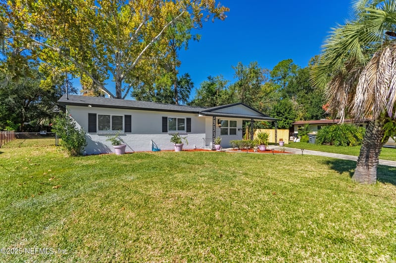 3064 Carrevero Dr, Jacksonville, FL 32216