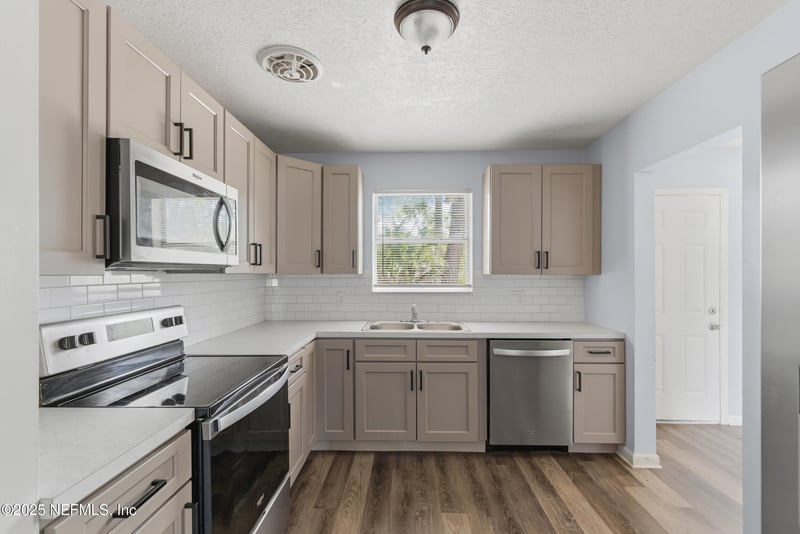 6544 Blackwood Dr, Jacksonville, FL 32277