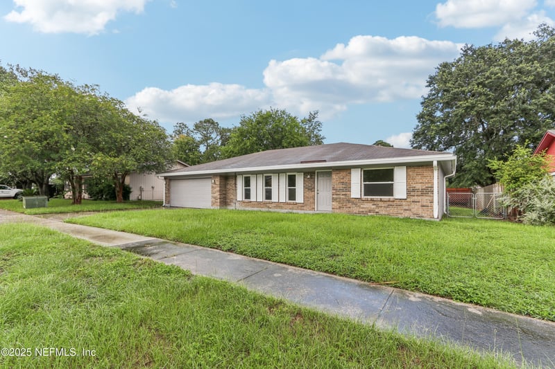 2427 Olson Ln, Jacksonville, FL 32210