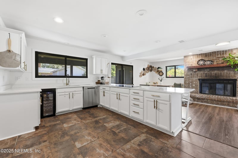 3857 Sandy Shores Dr, Jacksonville, FL 32277