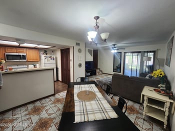 745 Century 21 Dr, Jacksonville, FL 32216