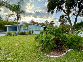 318 Royal Palms Dr, Atlantic Beach, FL 32233