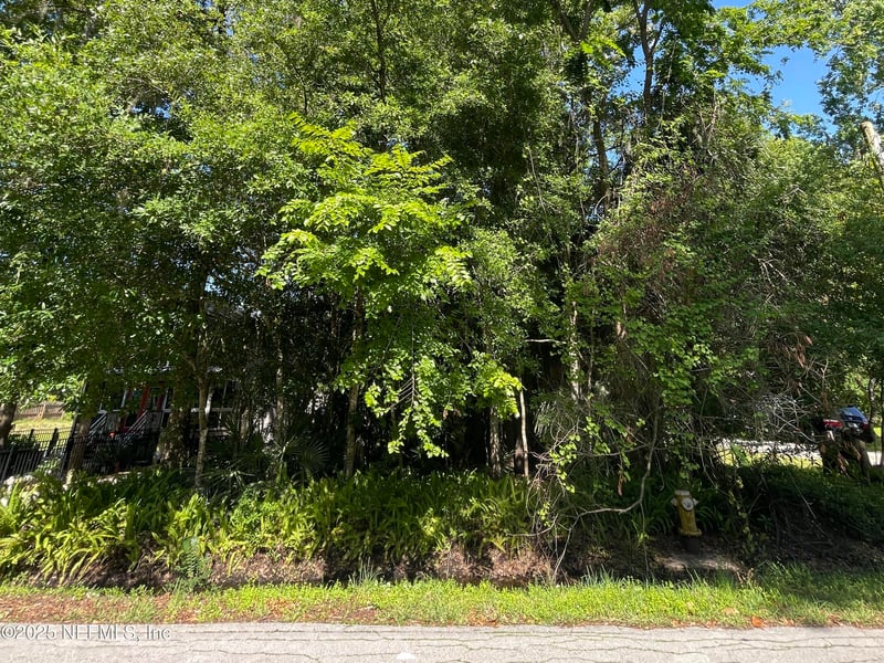 1318 Eisenhower Dr, St Augustine, FL 32084