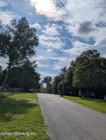 211 1st Way, Interlachen, FL 32148