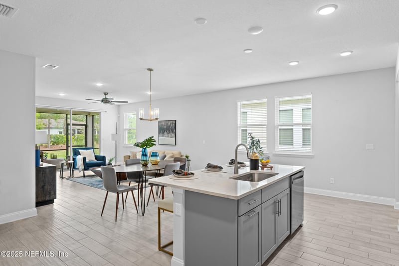 130 Juniper Hills Dr, St Johns, FL 32259