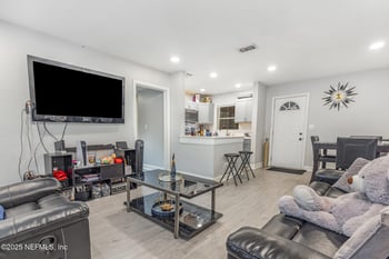 6055 Wilson Blvd, Jacksonville, FL 32210