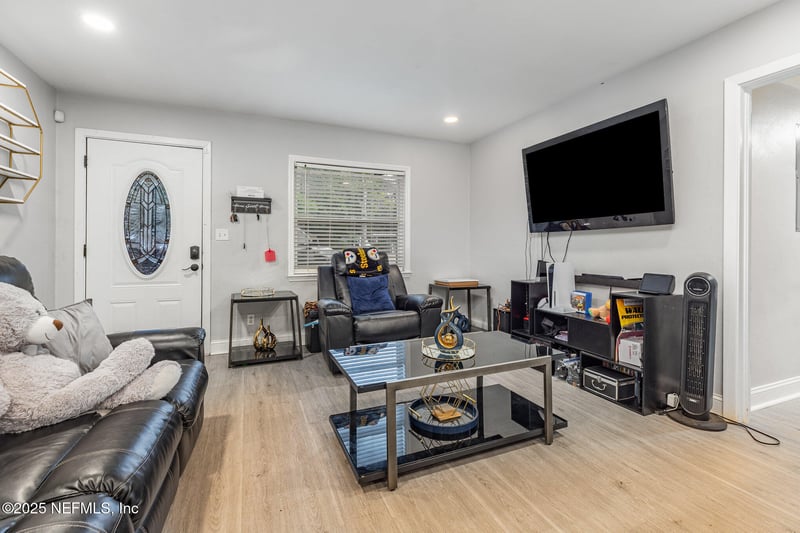 6055 Wilson Blvd, Jacksonville, FL 32210