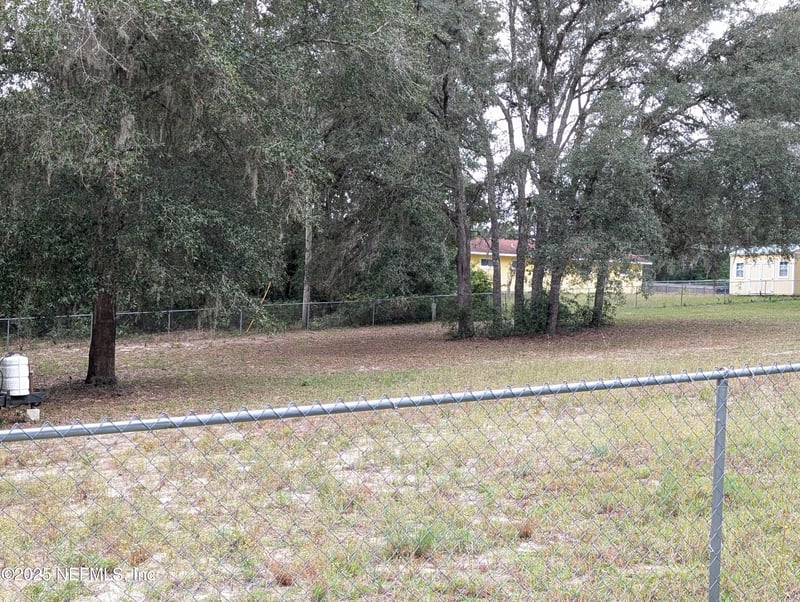 211 1st Way, Interlachen, FL 32148