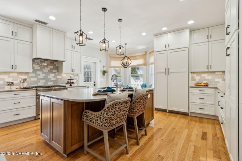 111 6th St, Fernandina Beach, FL 32034