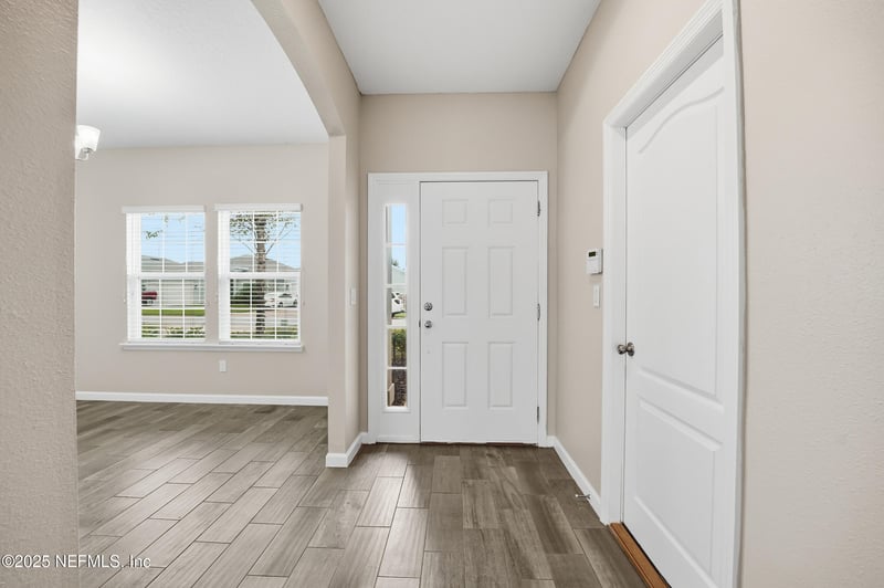 1118 Silver King Rd, Jacksonville, FL 32211