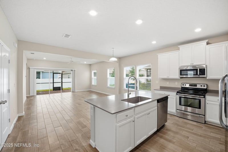 1118 Silver King Rd, Jacksonville, FL 32211