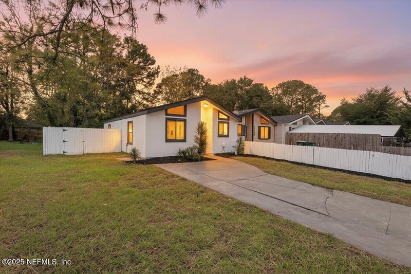 10762 Kusaie Dr, Jacksonville, FL 32246