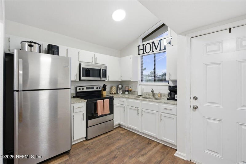 10762 Kusaie Dr, Jacksonville, FL 32246