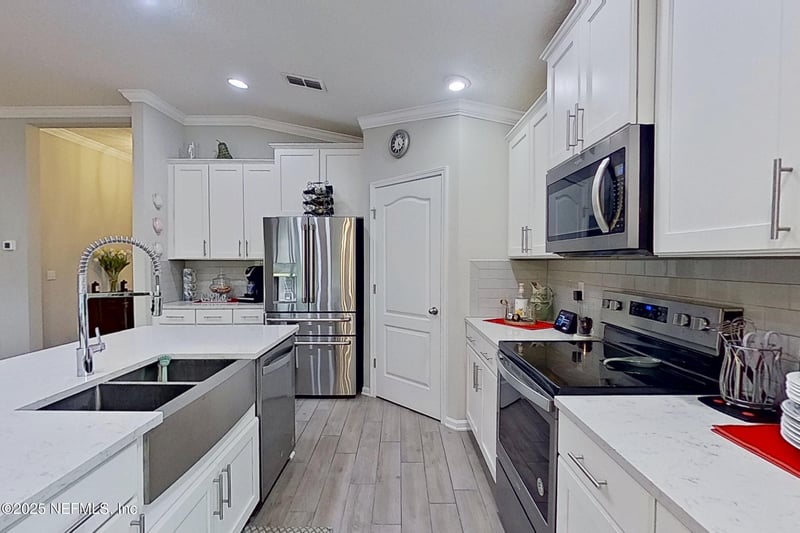 559 Northside Dr, Jacksonville, FL 32218