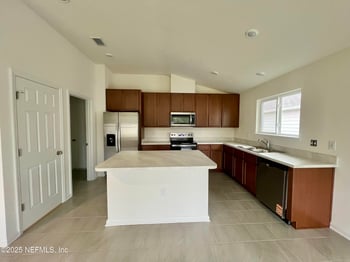 8284 Hawkes Meadow Dr, Jacksonville, FL 32219