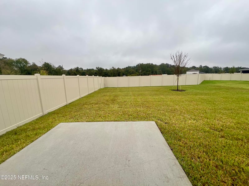 8284 Hawkes Meadow Dr, Jacksonville, FL 32219