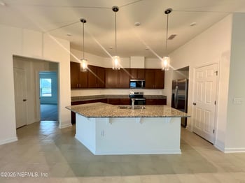 8273 Hawkes Mdw Dr, Jacksonville, FL 32219