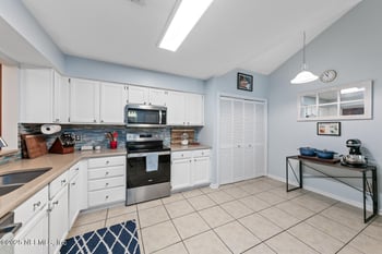 3919 Meadowview Dr, Jacksonville, FL 32225