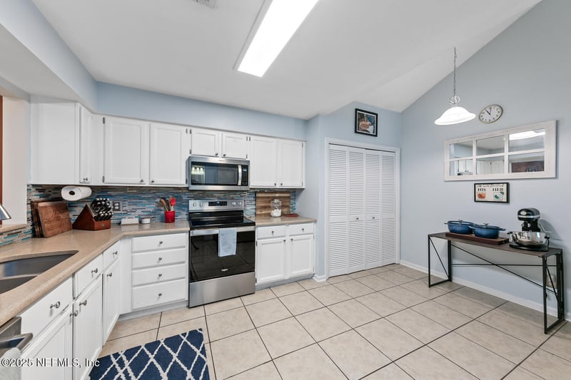 3919 Meadowview Dr, Jacksonville, FL 32225